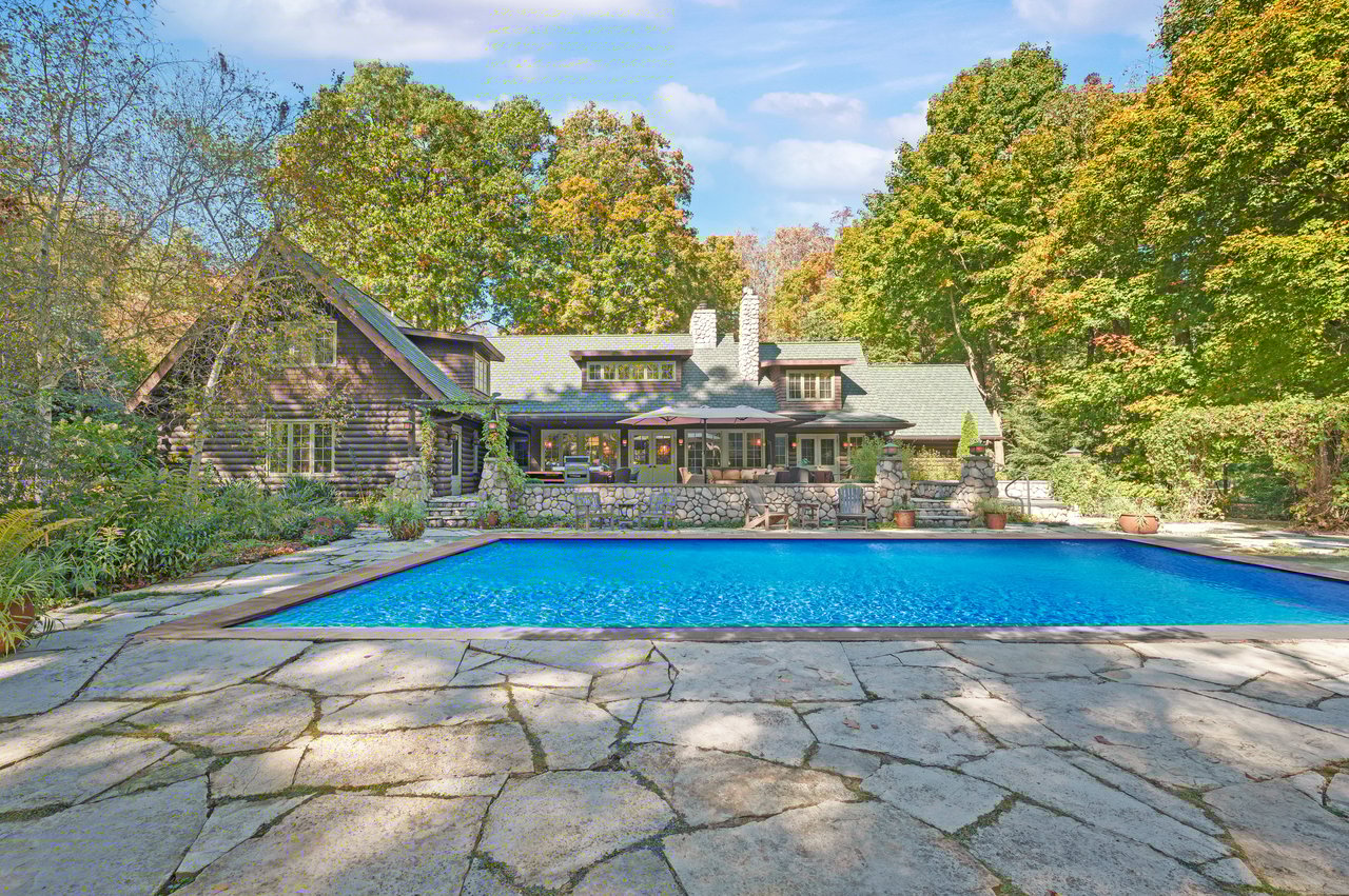 14657 Lakeshore Road