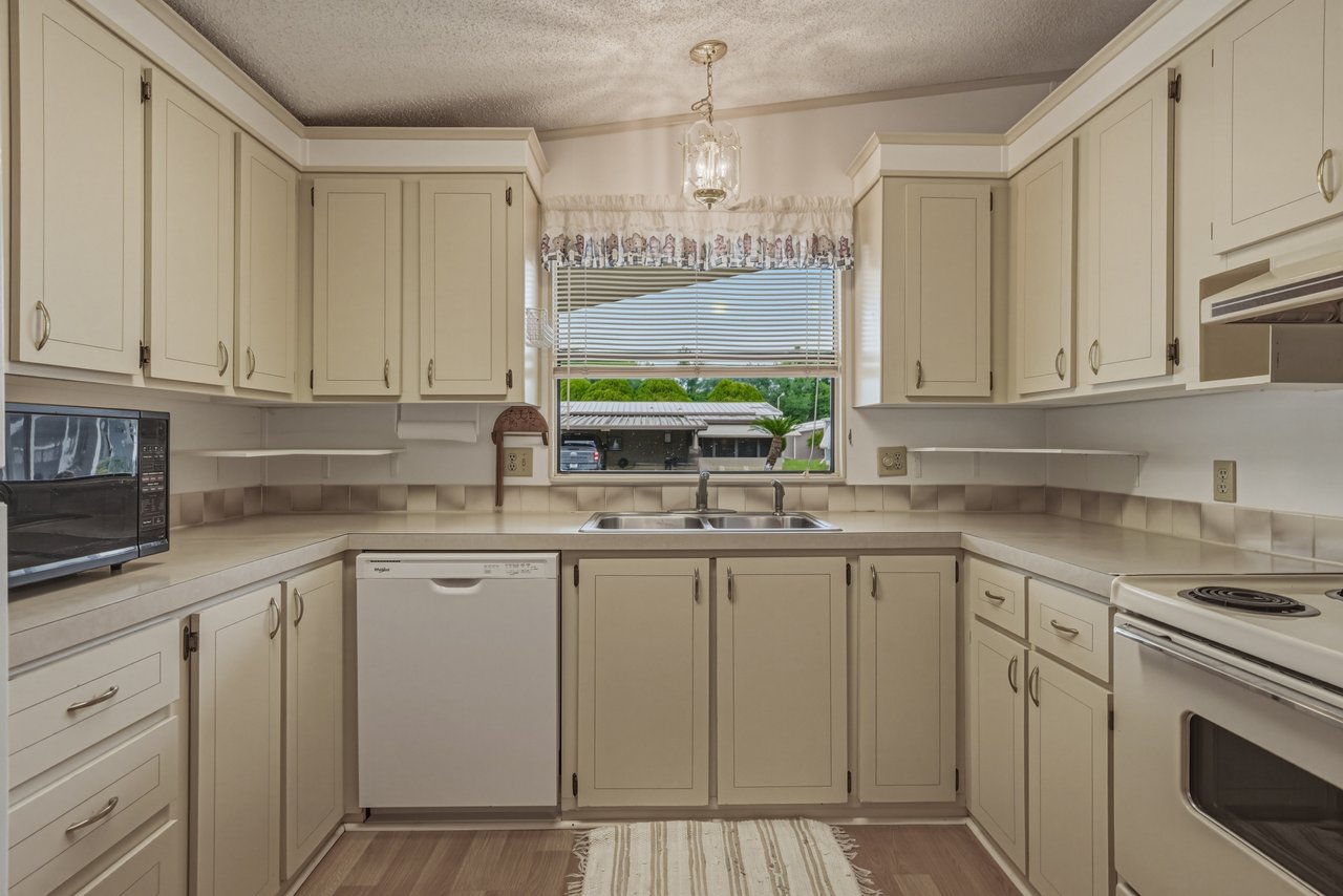 35116 COLONY HILLS DR