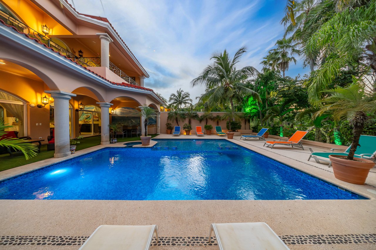 Villa Maravilla Puerto Aventuras | Golf-Front Luxury Villa