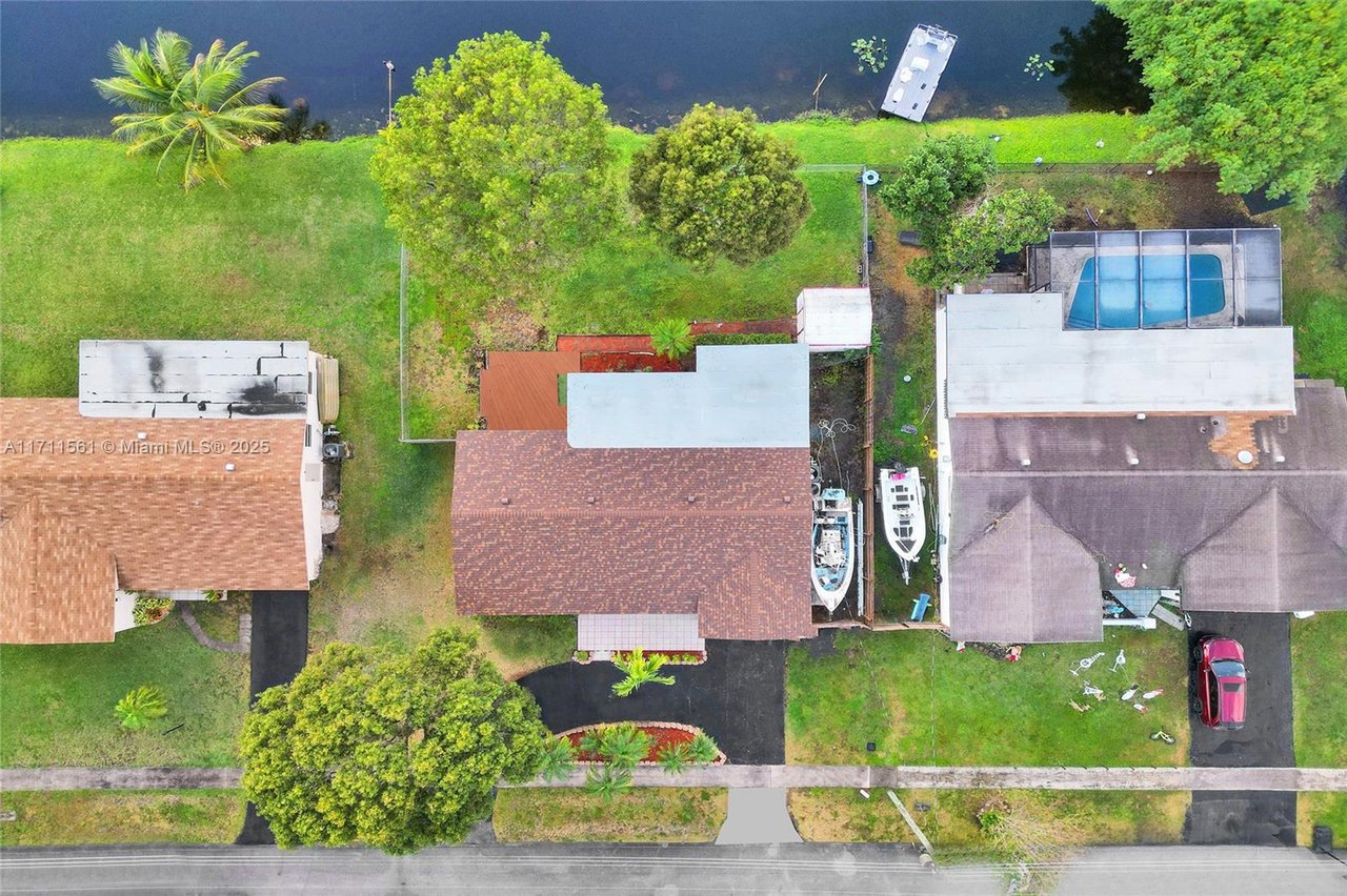 5231 SW 89th Ave