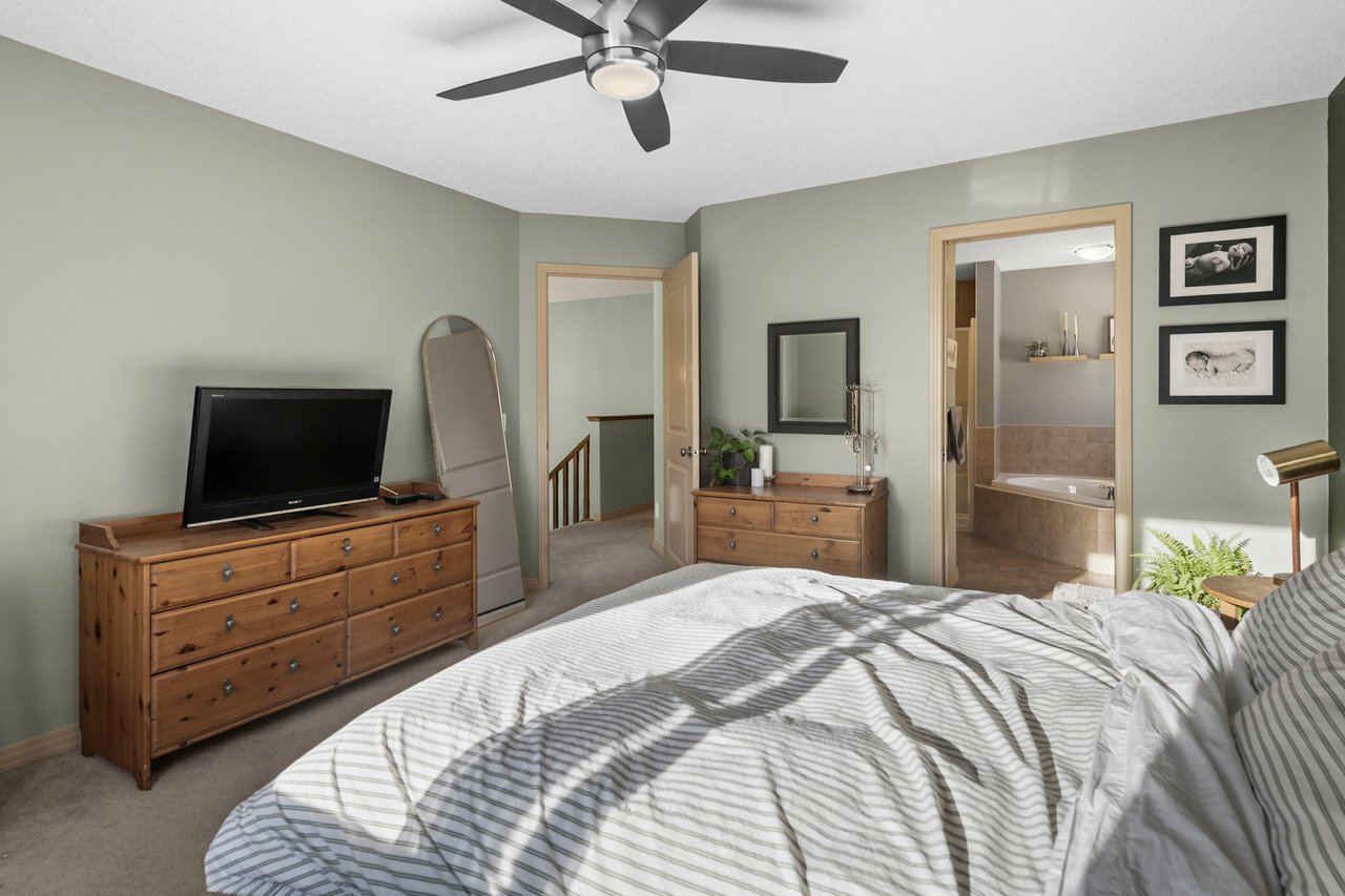 25 Tuscany Summit Terrace NW