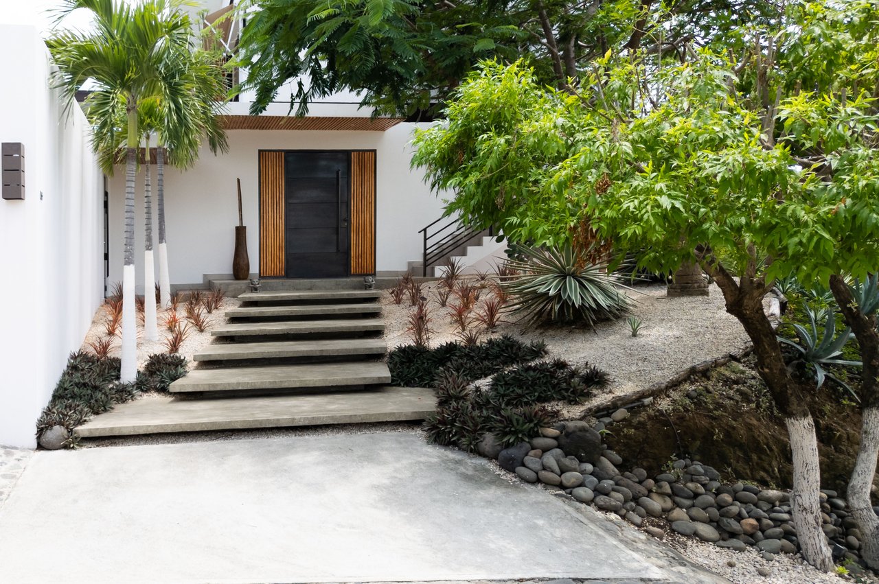 Casa Dos Lunas | Private Estate with Panoramic Ocean Views