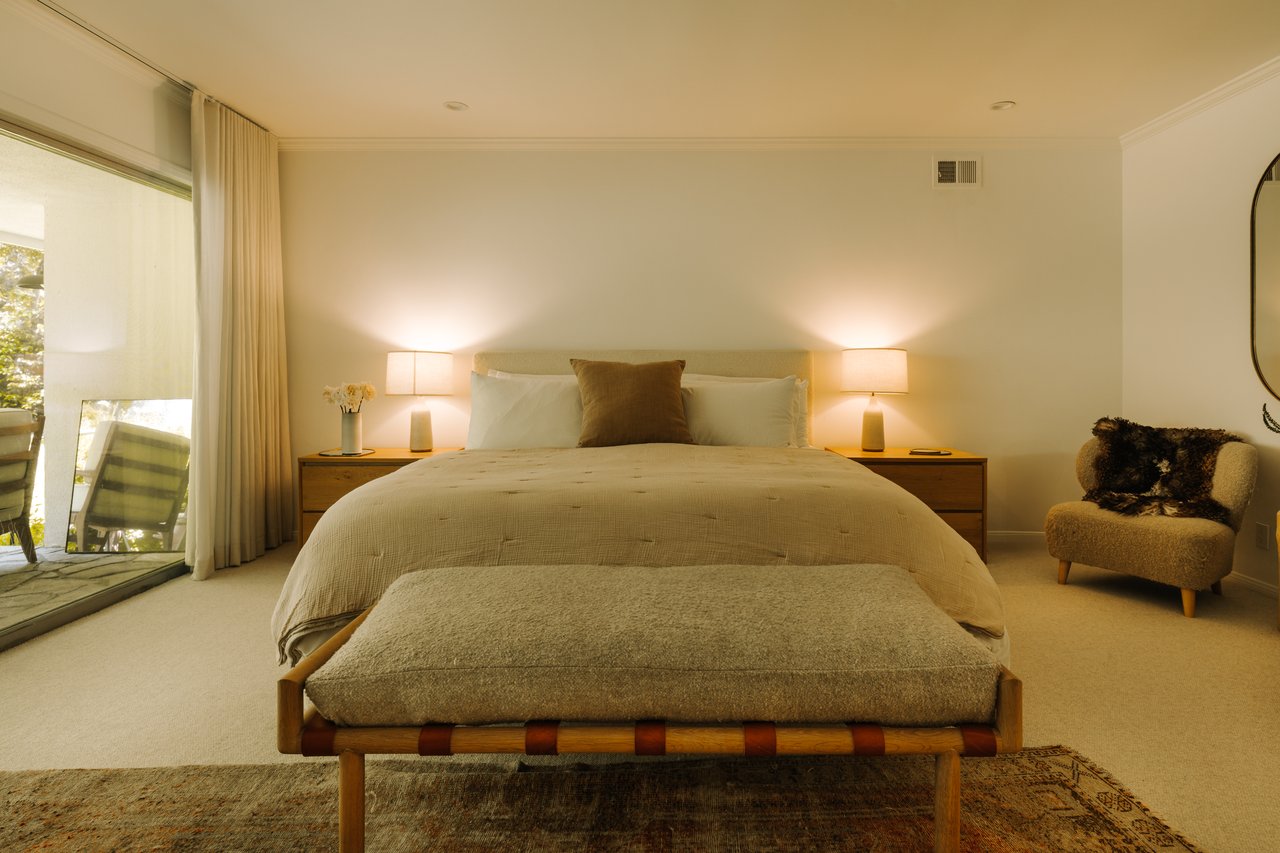 2610 Mandeville Canyon Rd