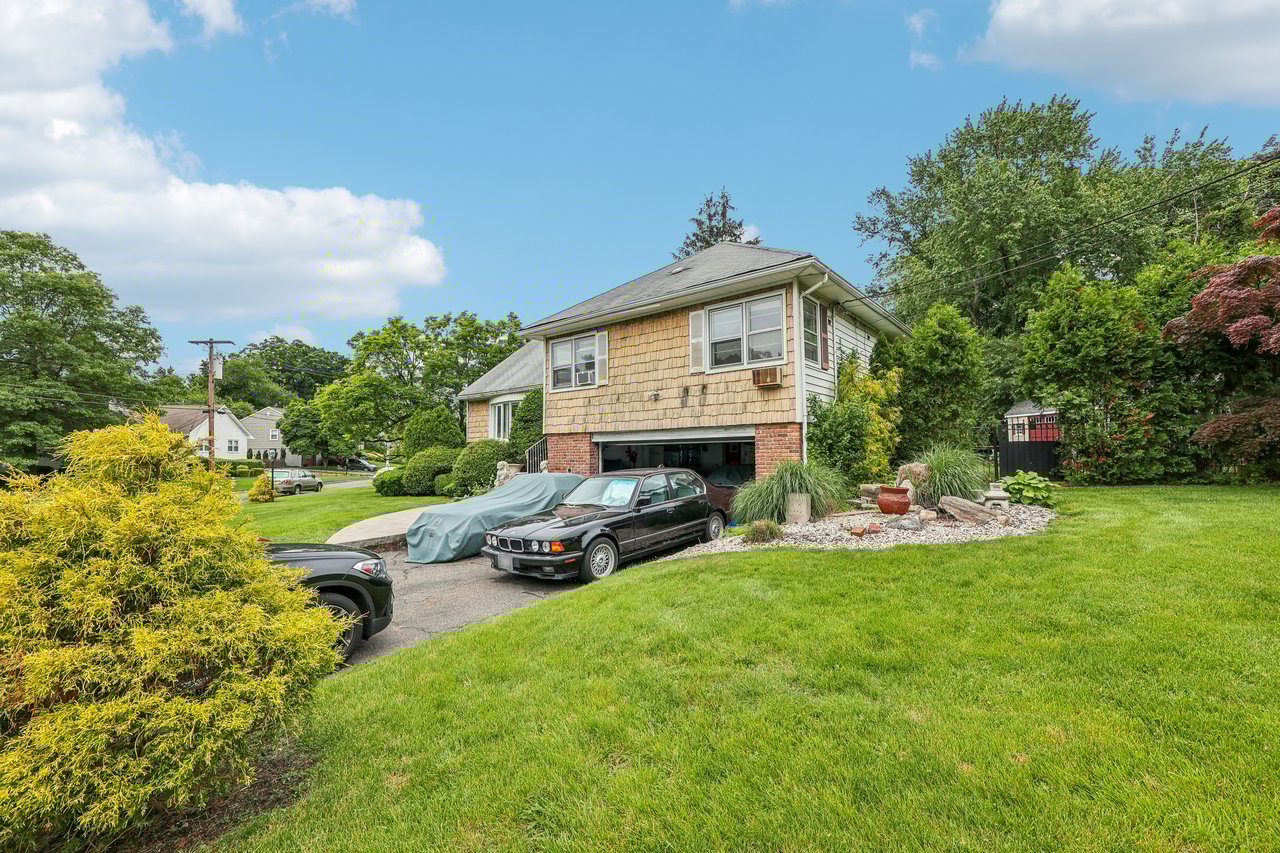 63 Bonnie Meadow Rd.