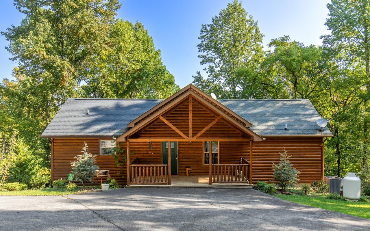Wallace Luxury Spotlight | 2471 Cove Mountain Lane Sevierville, TN 37862
