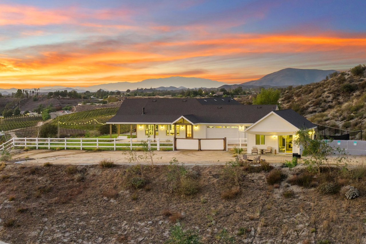 41950 Calle La Escondida