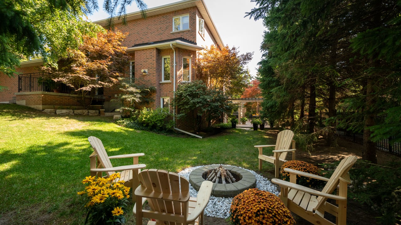 19 Stockdale Cres, Richmond Hill Ontario