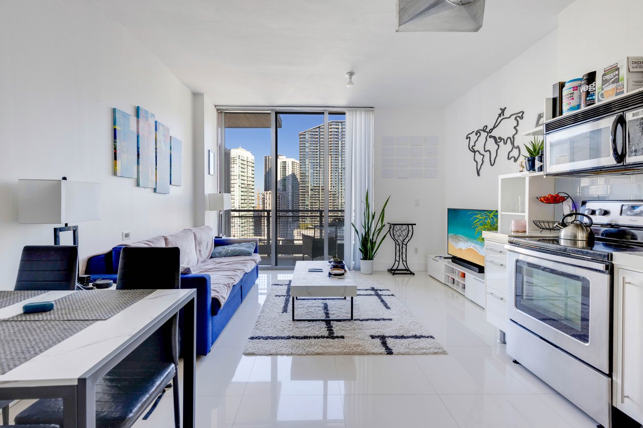 690 SW 1st #2308 Miami FL-33130