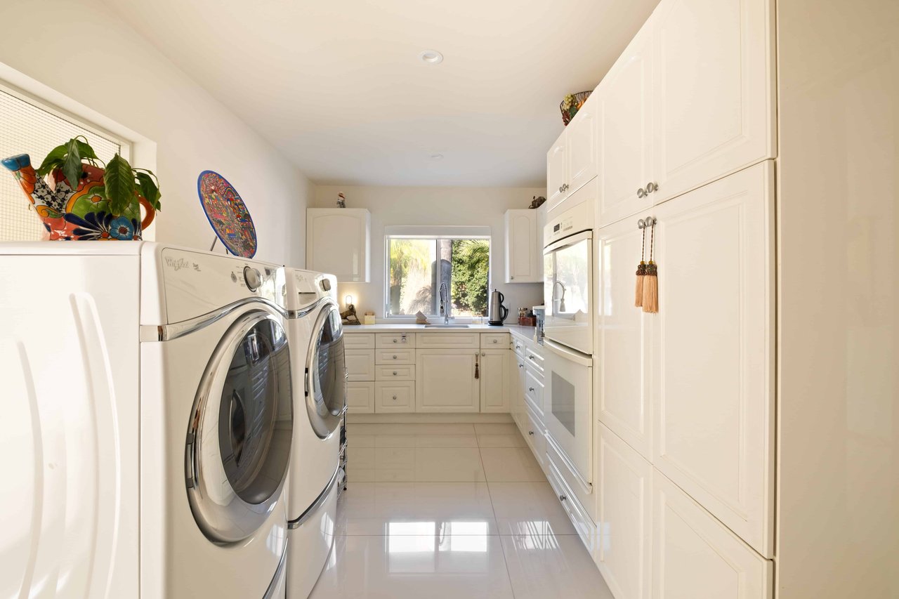 OFF MARKET : ENCINO, CA