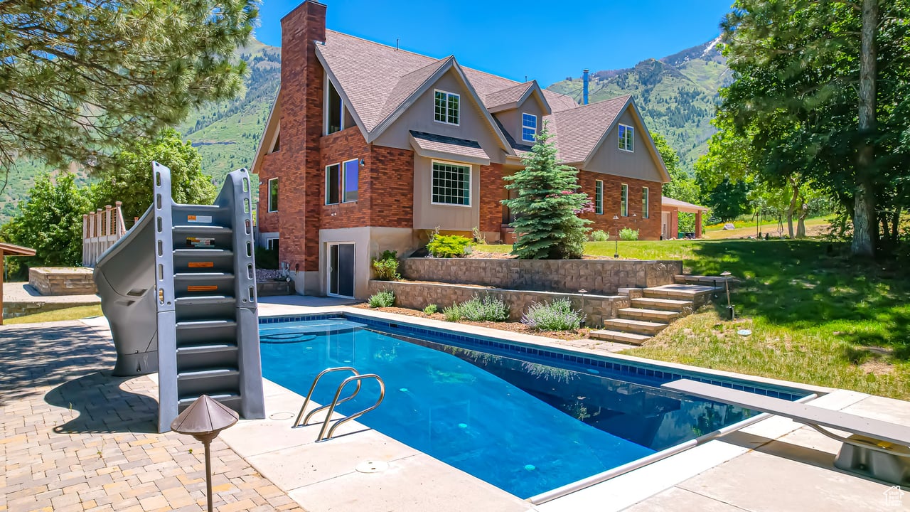 410 S Woodland Hills Dr