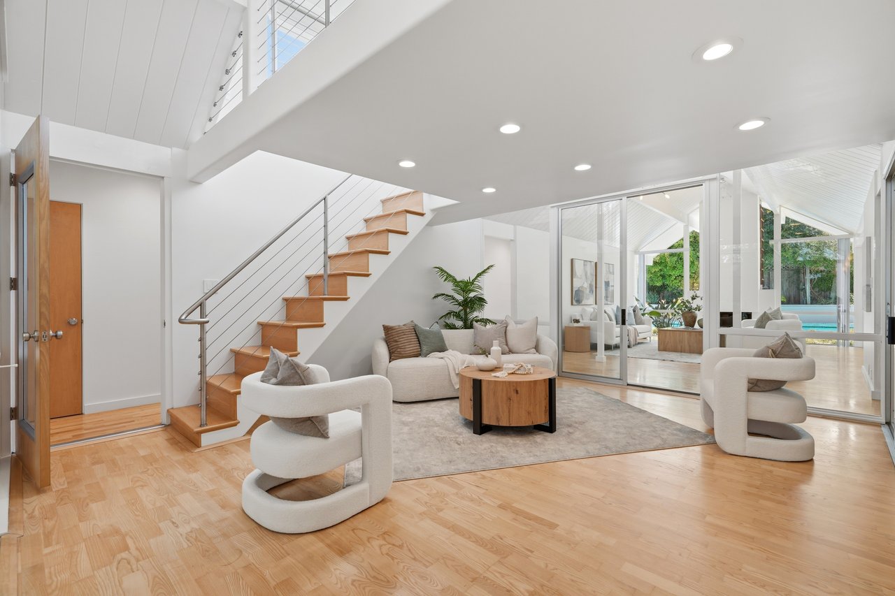 941 Eichler DR
