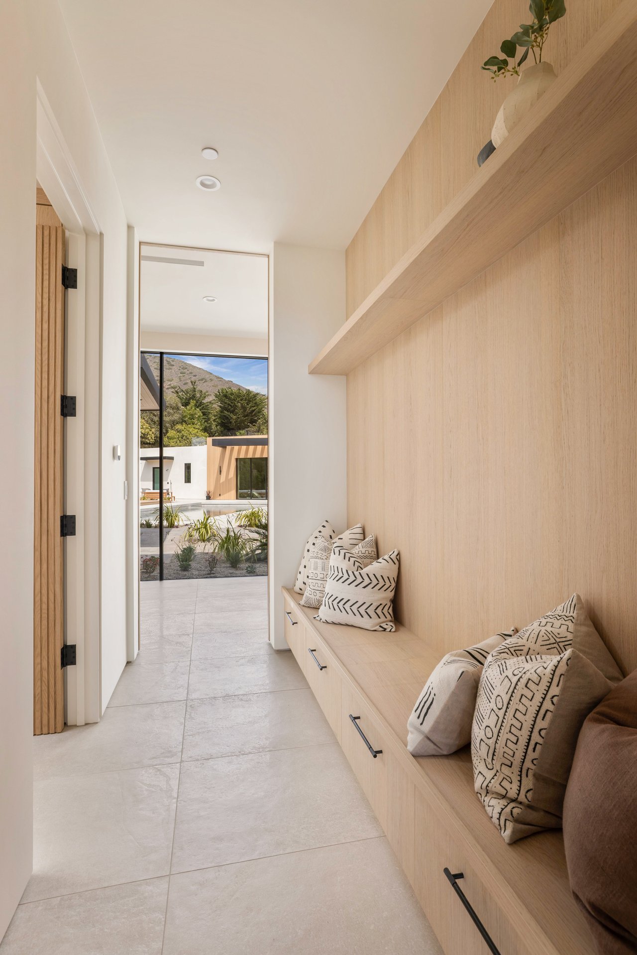 Ellice Street, Malibu