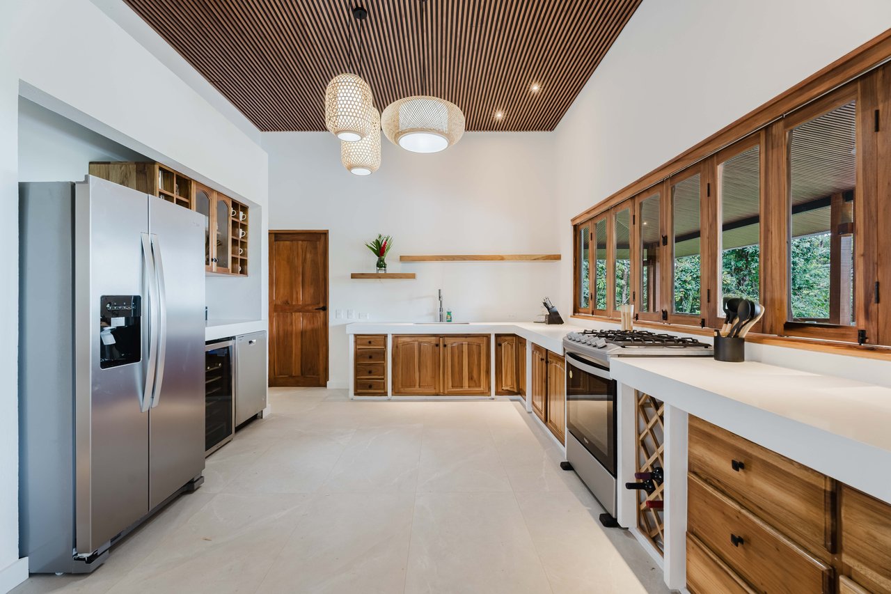 Casa Tucán, Ocean View Villa with Private Trail to River & Waterfalls