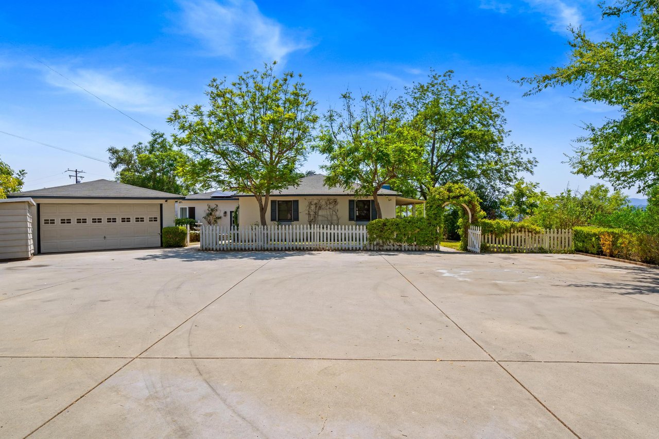 3261 Mary Ln