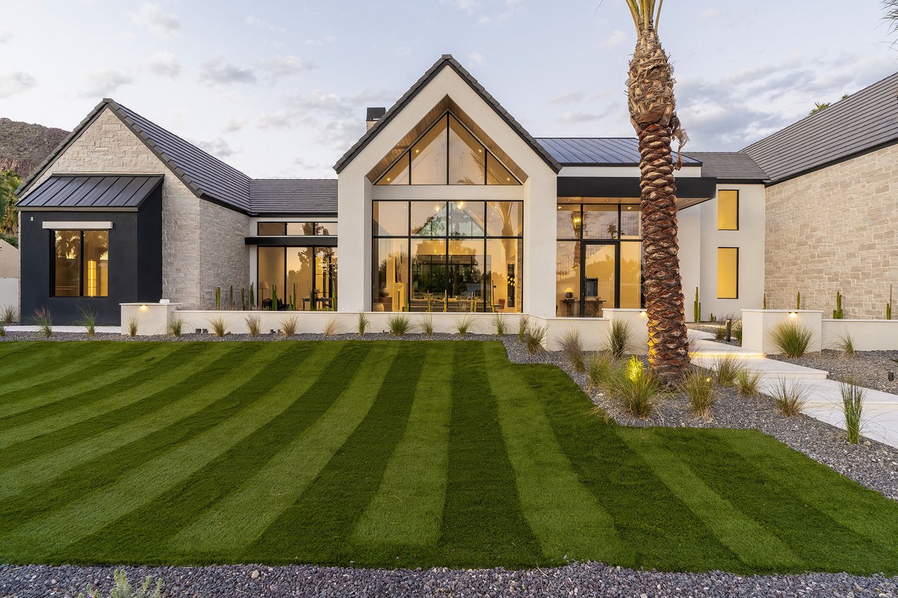 6230 E HILLCREST Boulevard