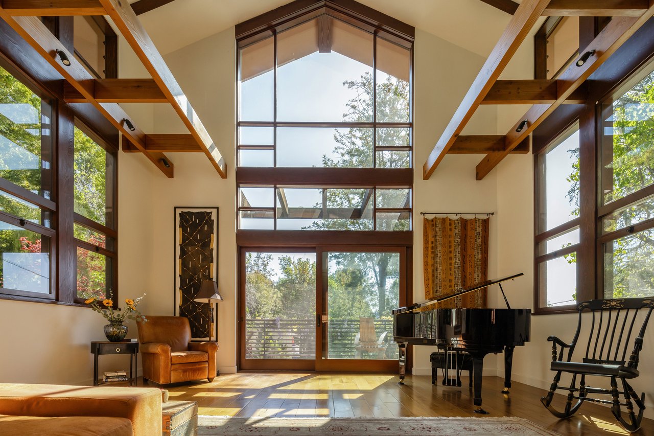 2669 Harlesden Ct, Hollywood Hills