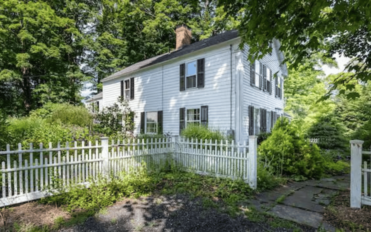 Featured Exclusive Listings with In-Town Locations