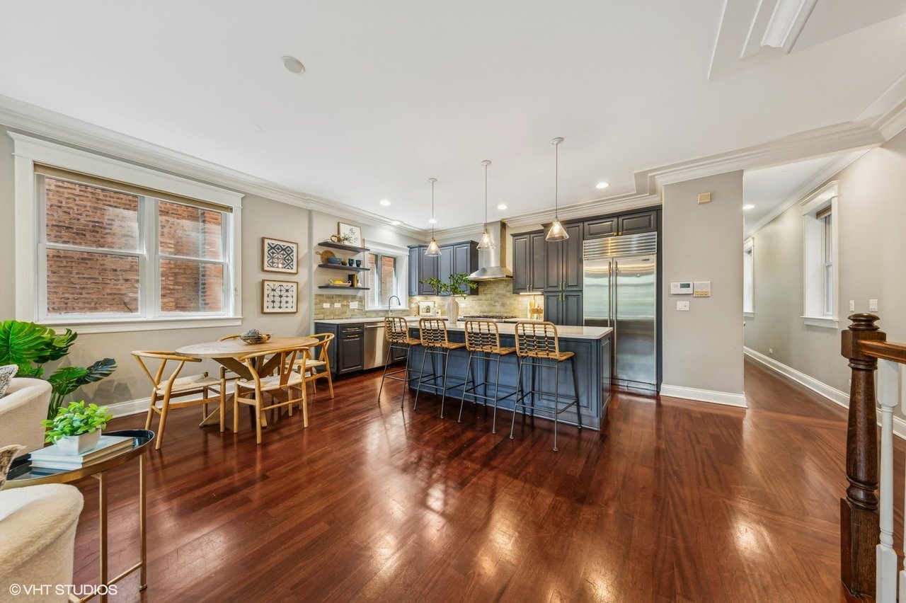 1244 W Cornelia Unit 1 