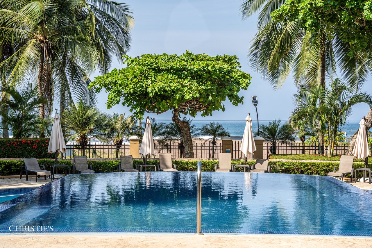 Elegant Oceanfront Living in Jacó – 2-Bedroom Condo at Acqua Residences