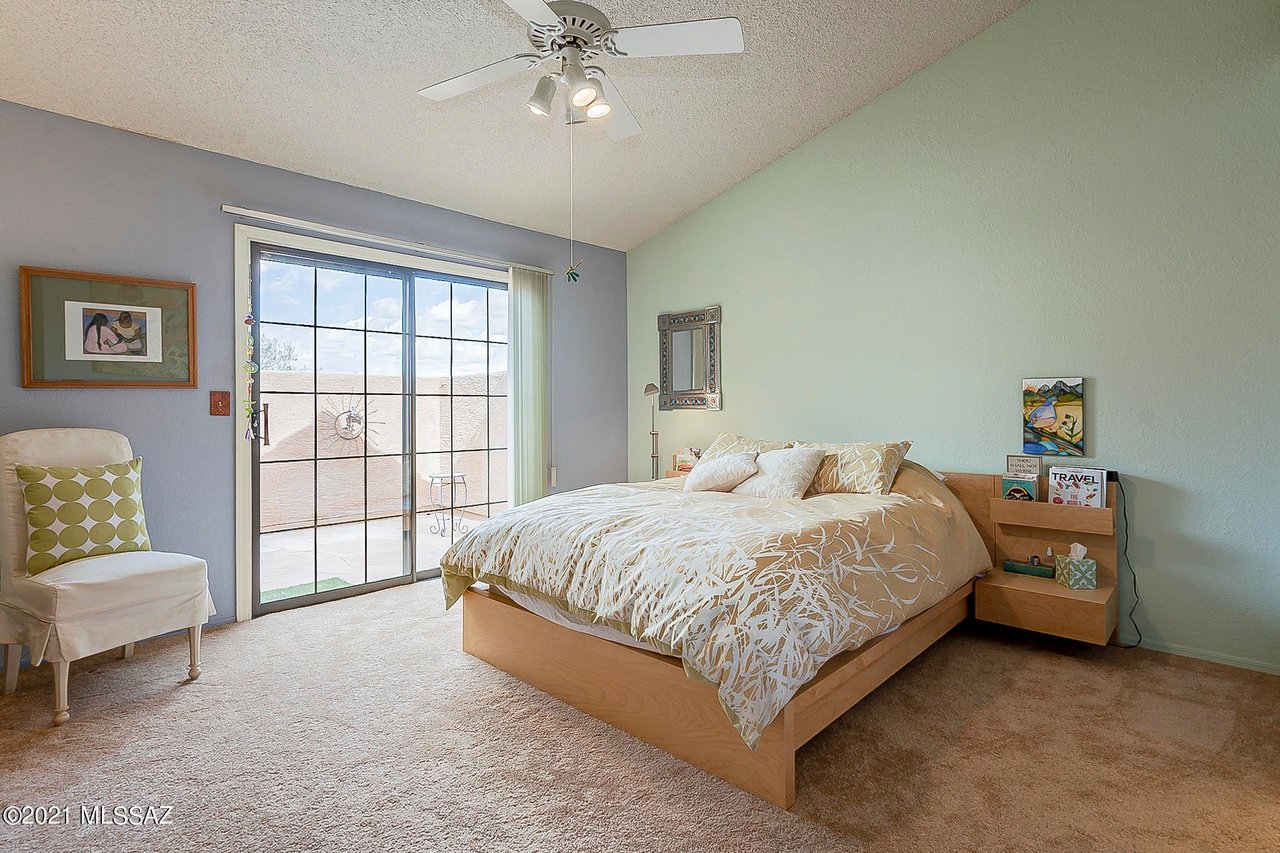 1323 E Stoney Canyon Cir