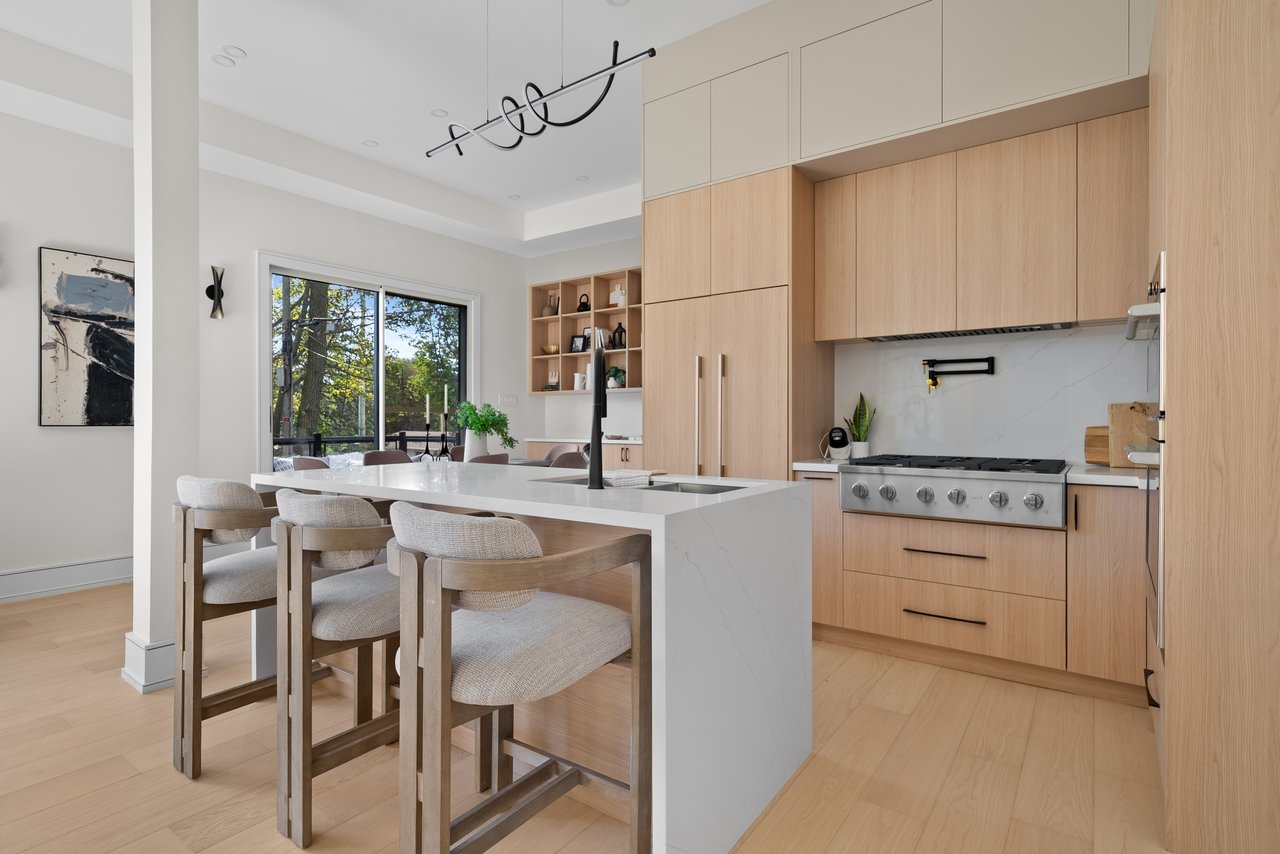 44 Sunnypoint Crescent