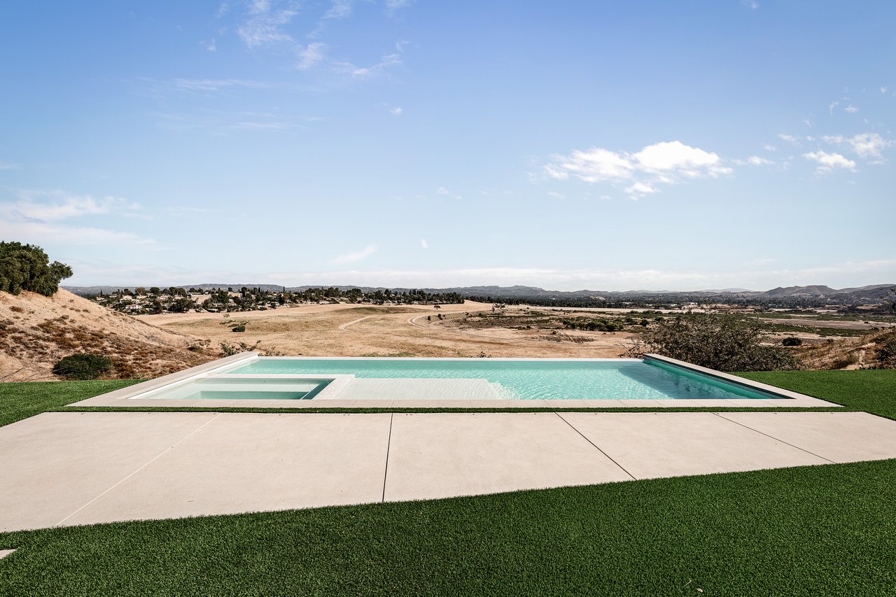 22328 S Summit Ridge Cir
