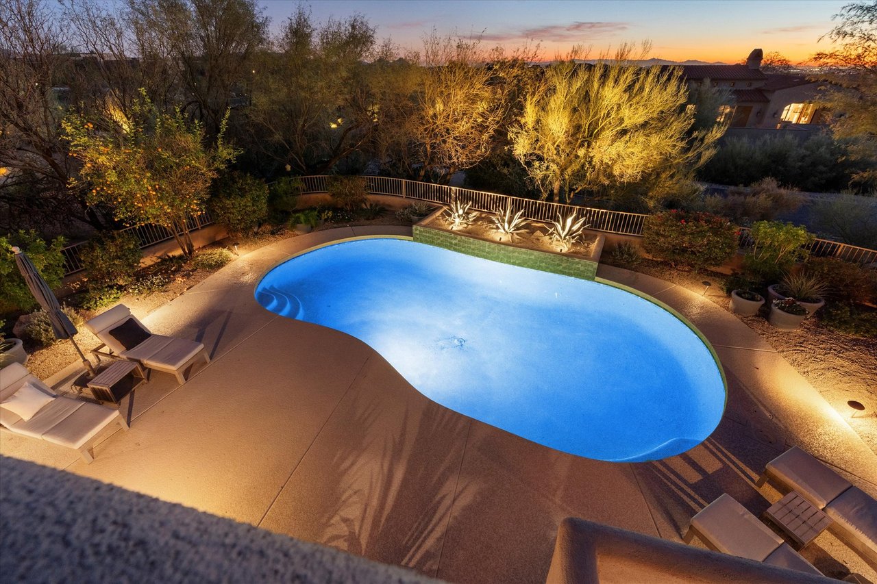 10046 E Hidden Valley Rd