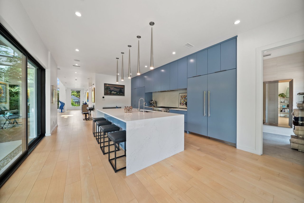423 W Colorado Boulevard
