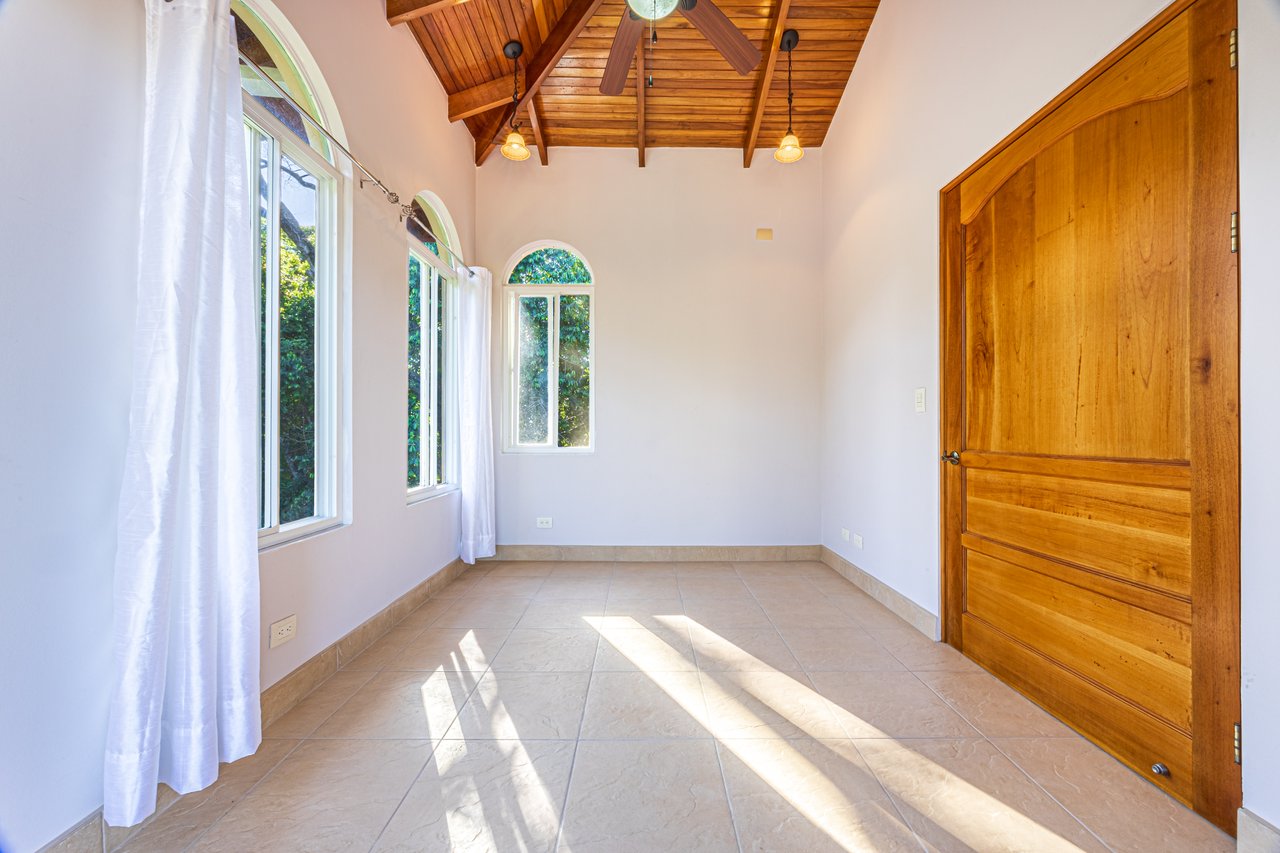 Elegant 3 Bedroom + Office Jungle Home in Puesta Del Sol, Ojochal