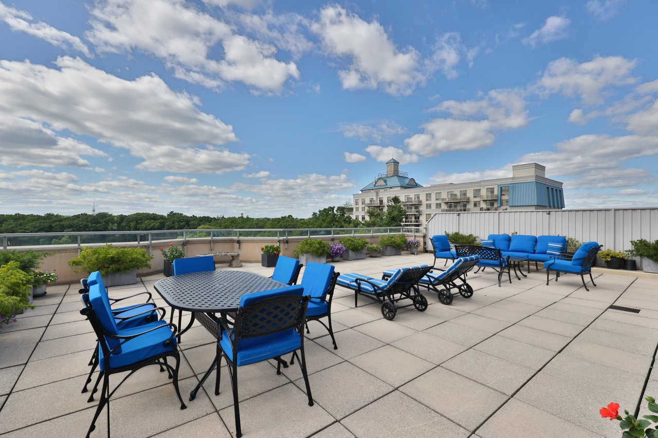 801-2511 Lakeshore Rd W, Oakville