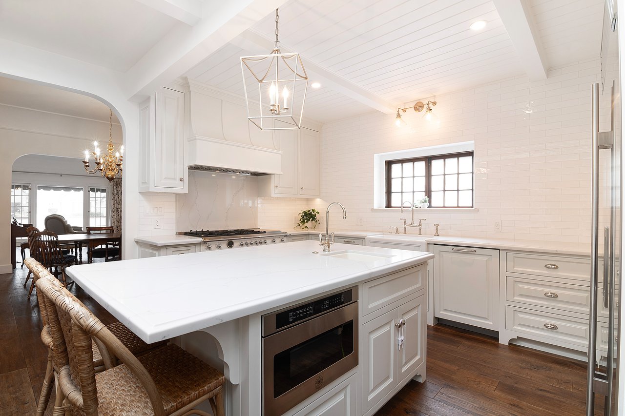 Sanctuary Paradise, N Citrus Ave, 90036