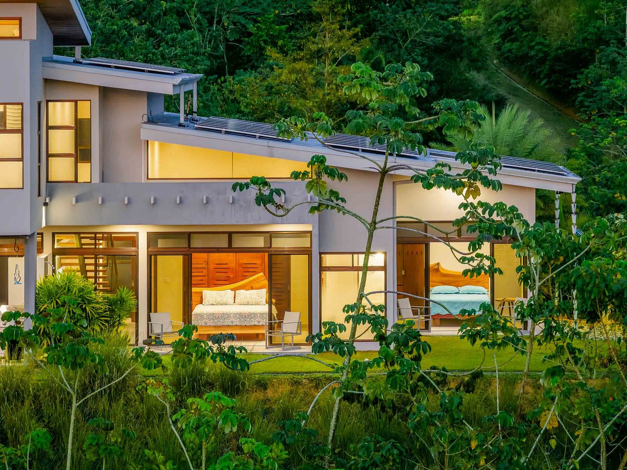 Guest House and Infinity Pool Ocean View Luxury Estate