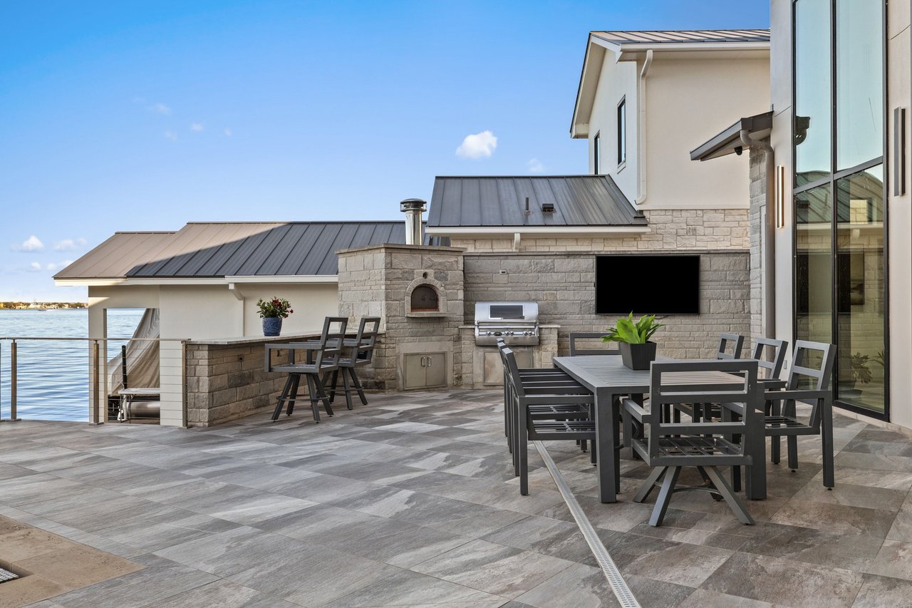 402 Lighthouse Drive