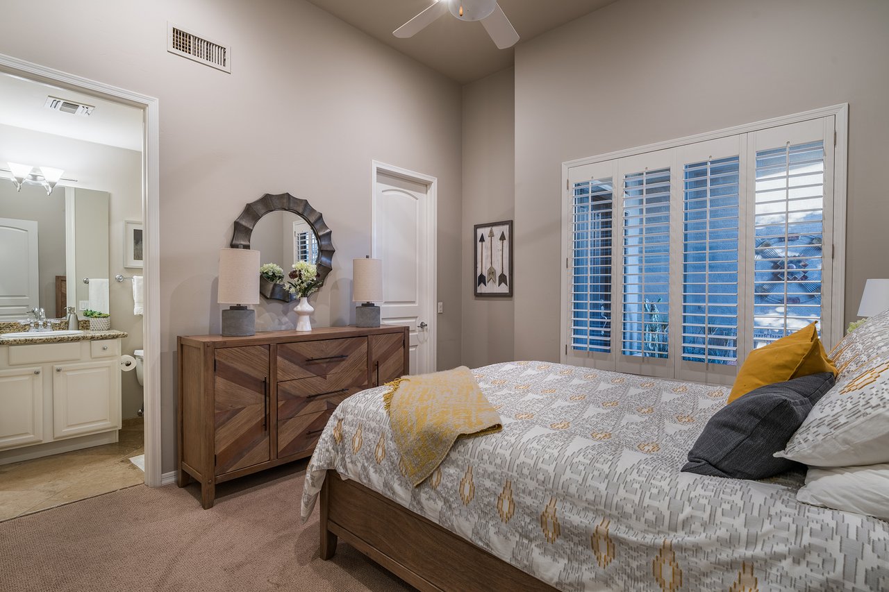 11368 E WINCHCOMB Drive