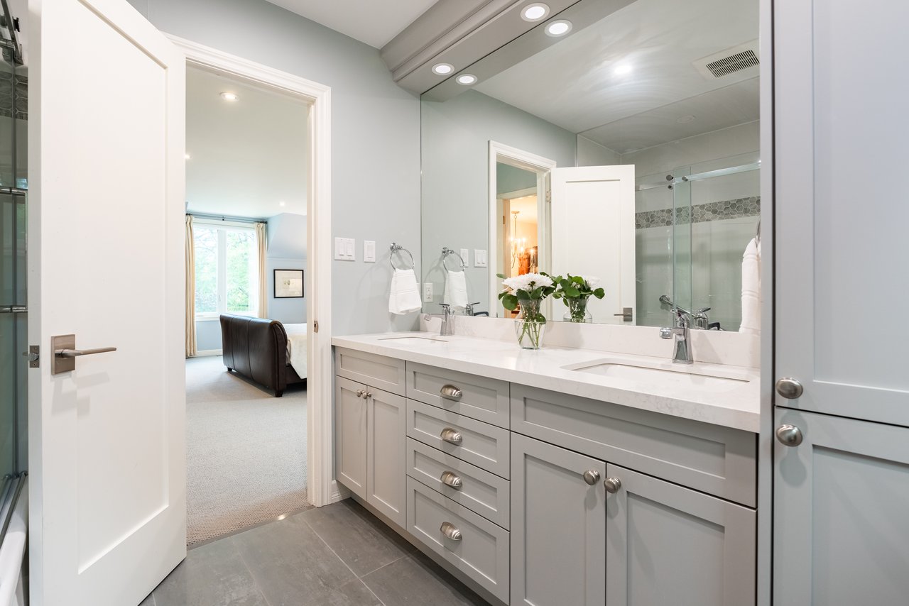 2267 Cedarberry Court, Oakville
