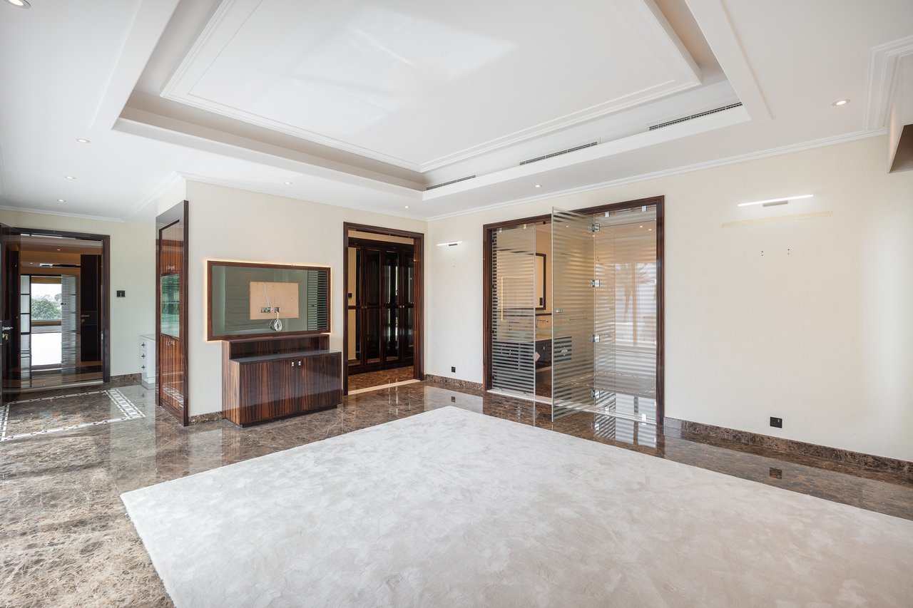 Emirates Hills Villa 