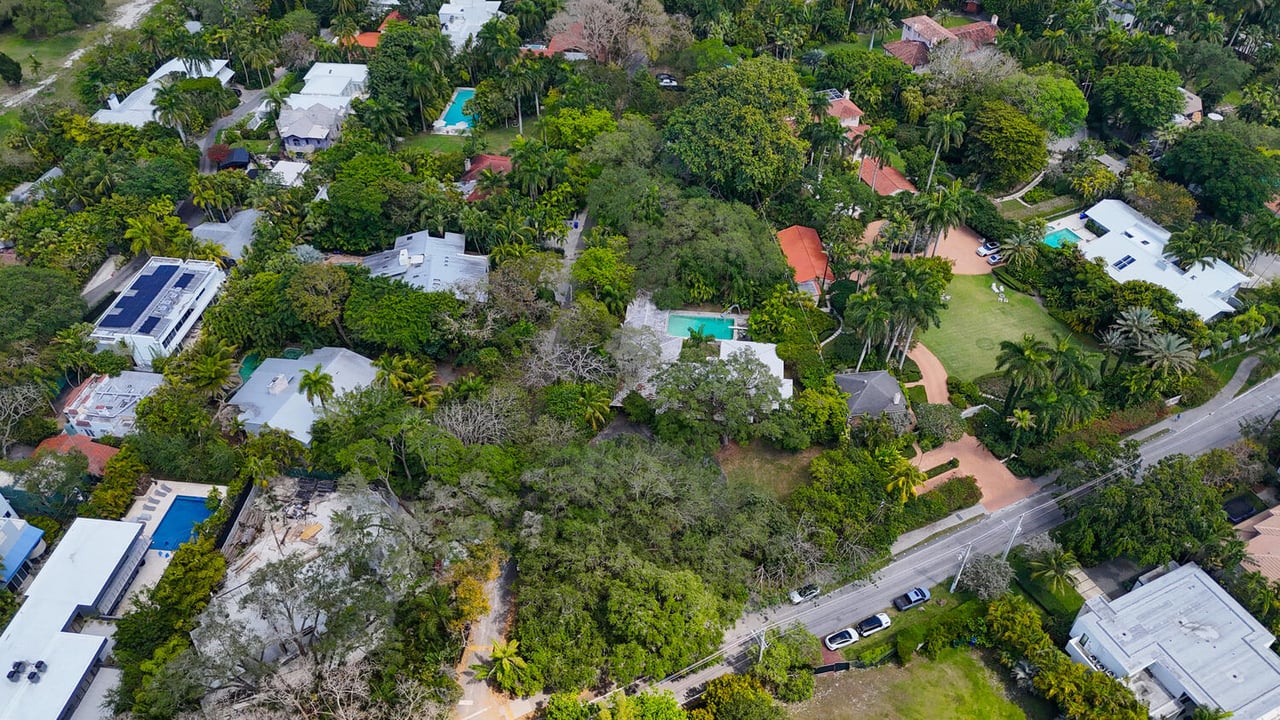 74,052 SQFT Lot in Coconut Grove