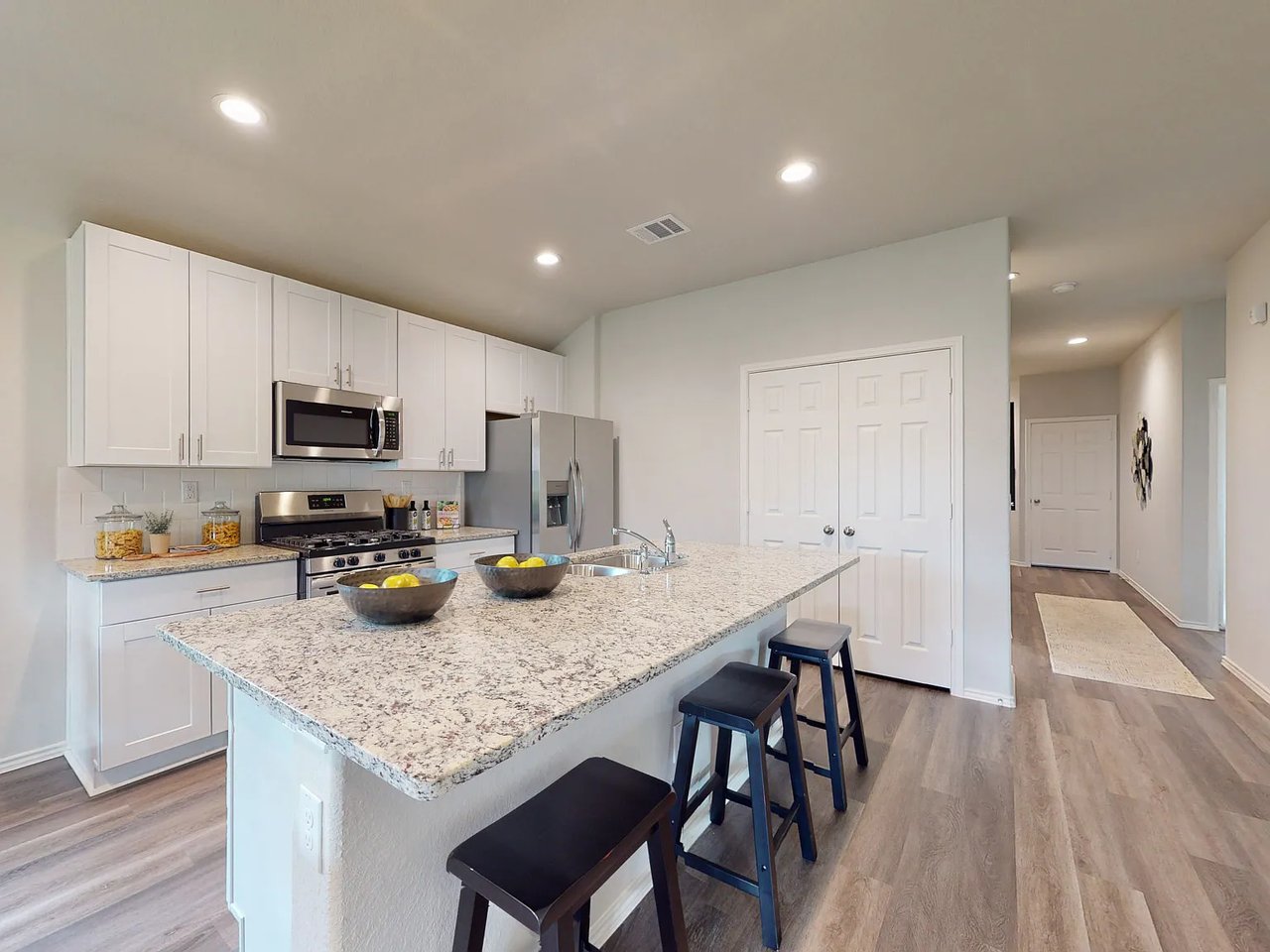 1216 Whitneyway Ln