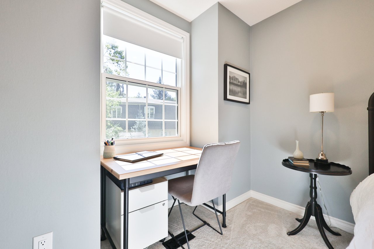 206 Rossmore Boulevard, Burlington