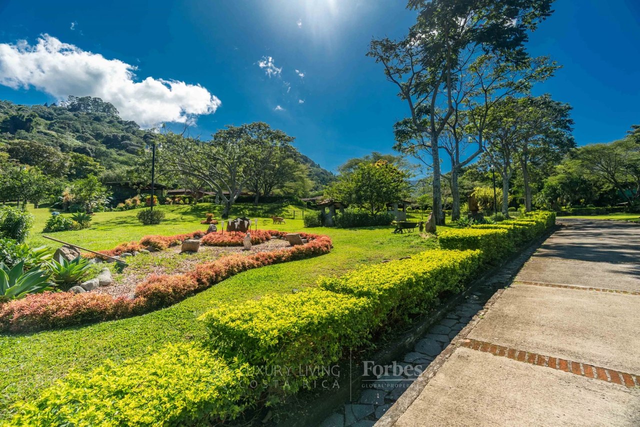 19759 - Architectural Hacienda Style Luxury Villa inTranquil Natural Oasis