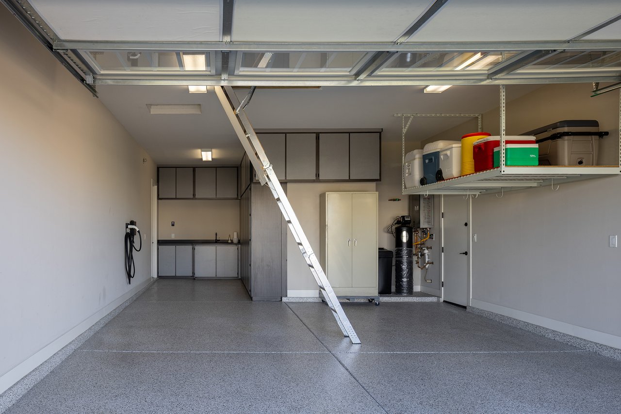 3405 E BLOOMFIELD Parkway