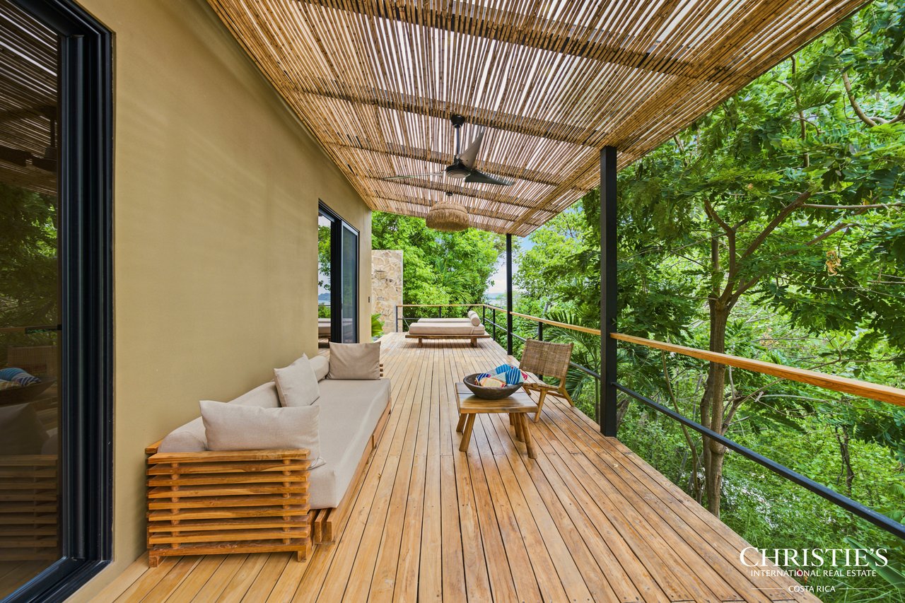 LE CLOS - An Exclusive Three-Residence Estate 