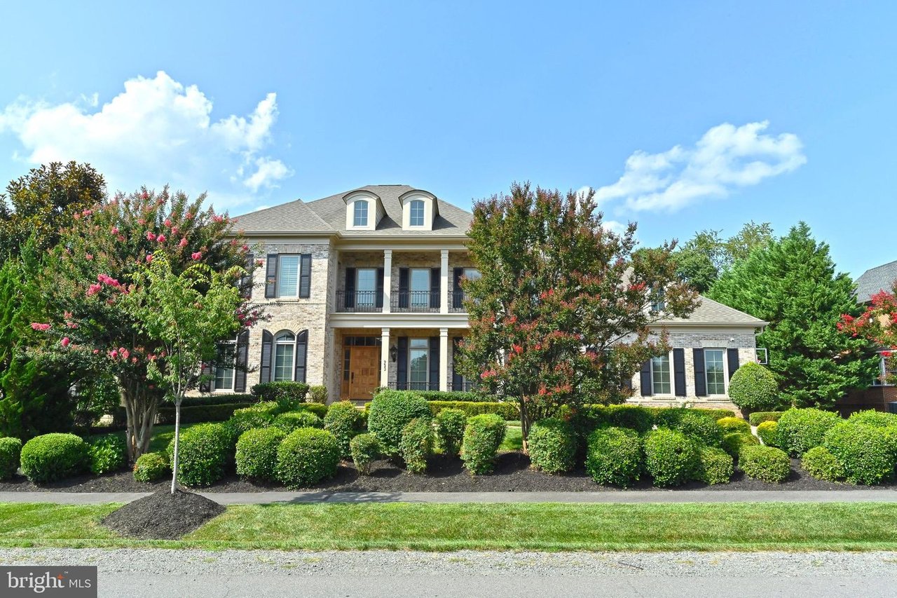 9642 Maymont Dr, Vienna, VA 22182