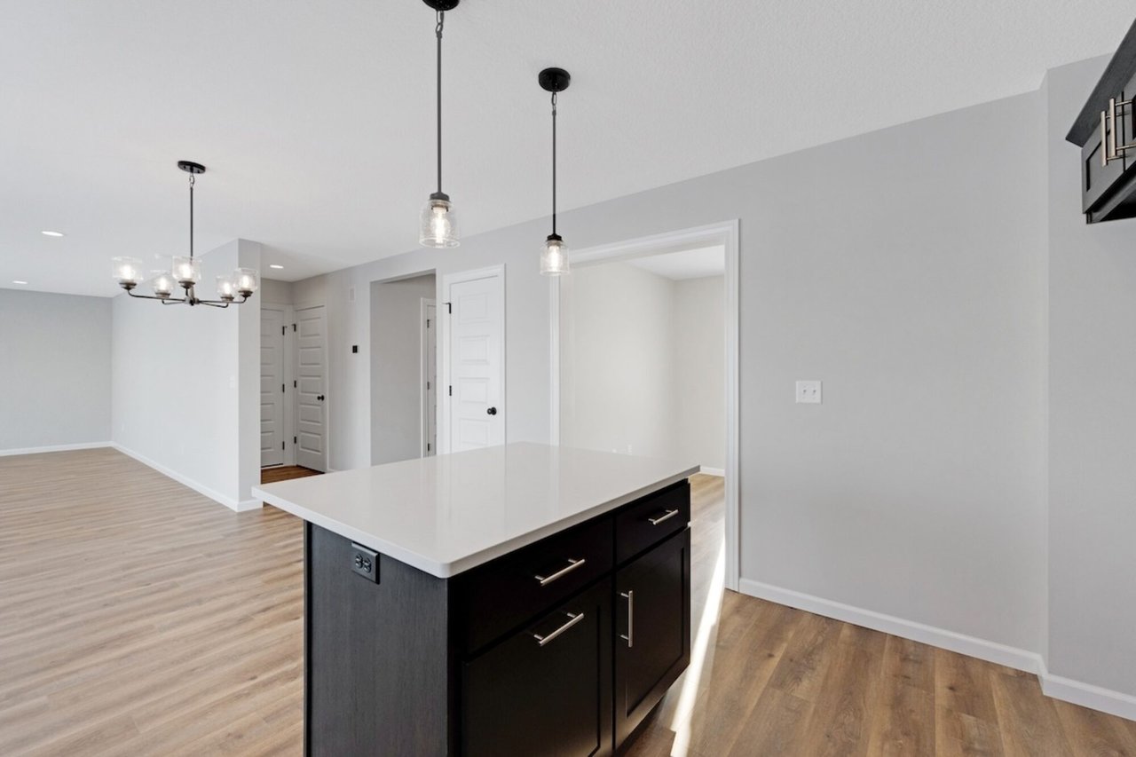 551 Persimmon Cove