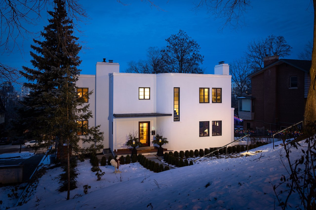 16 Inglewood Dr
