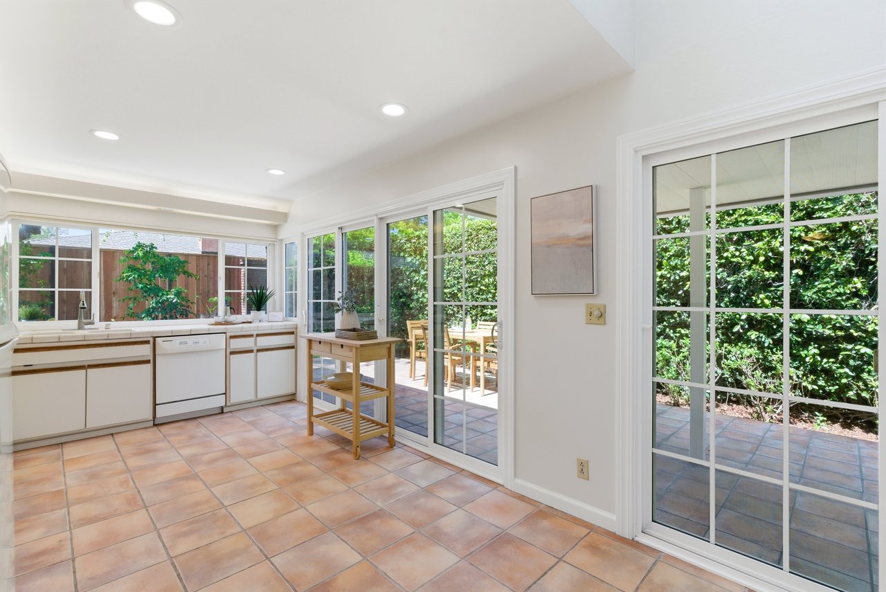 1038 East Evelyn Avenue