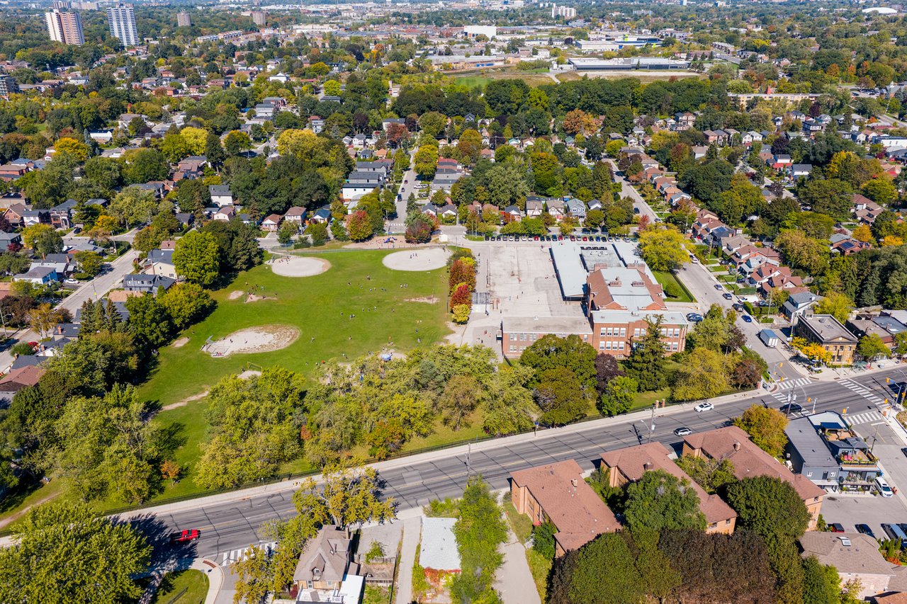 35 Birchcliff Ave #35