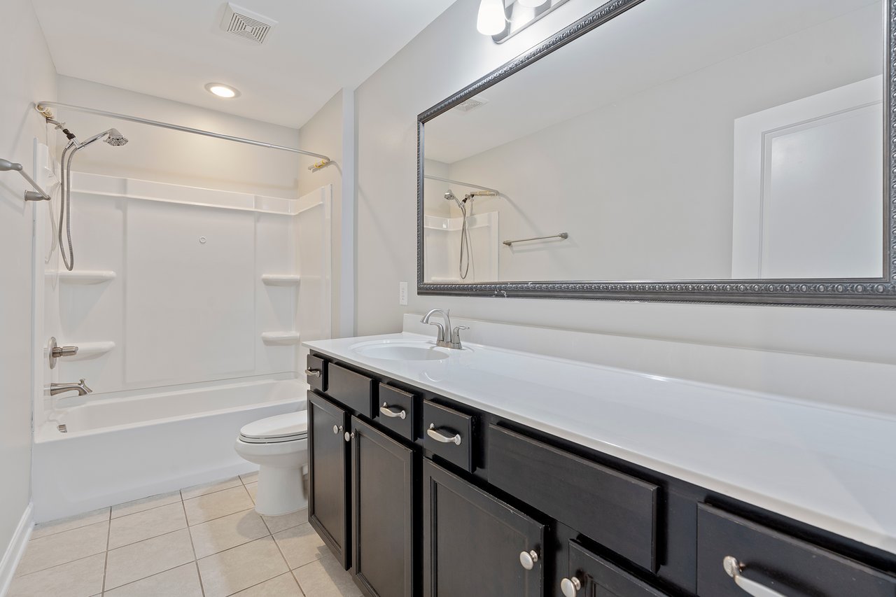 Spacious 5-Bedroom Luxury Retreat