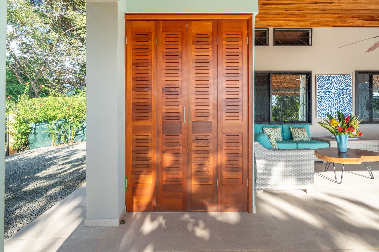 Casa Sea Breeze- Spectacular Ocean-View Home and Guest Villa in Prime Ojochal Location