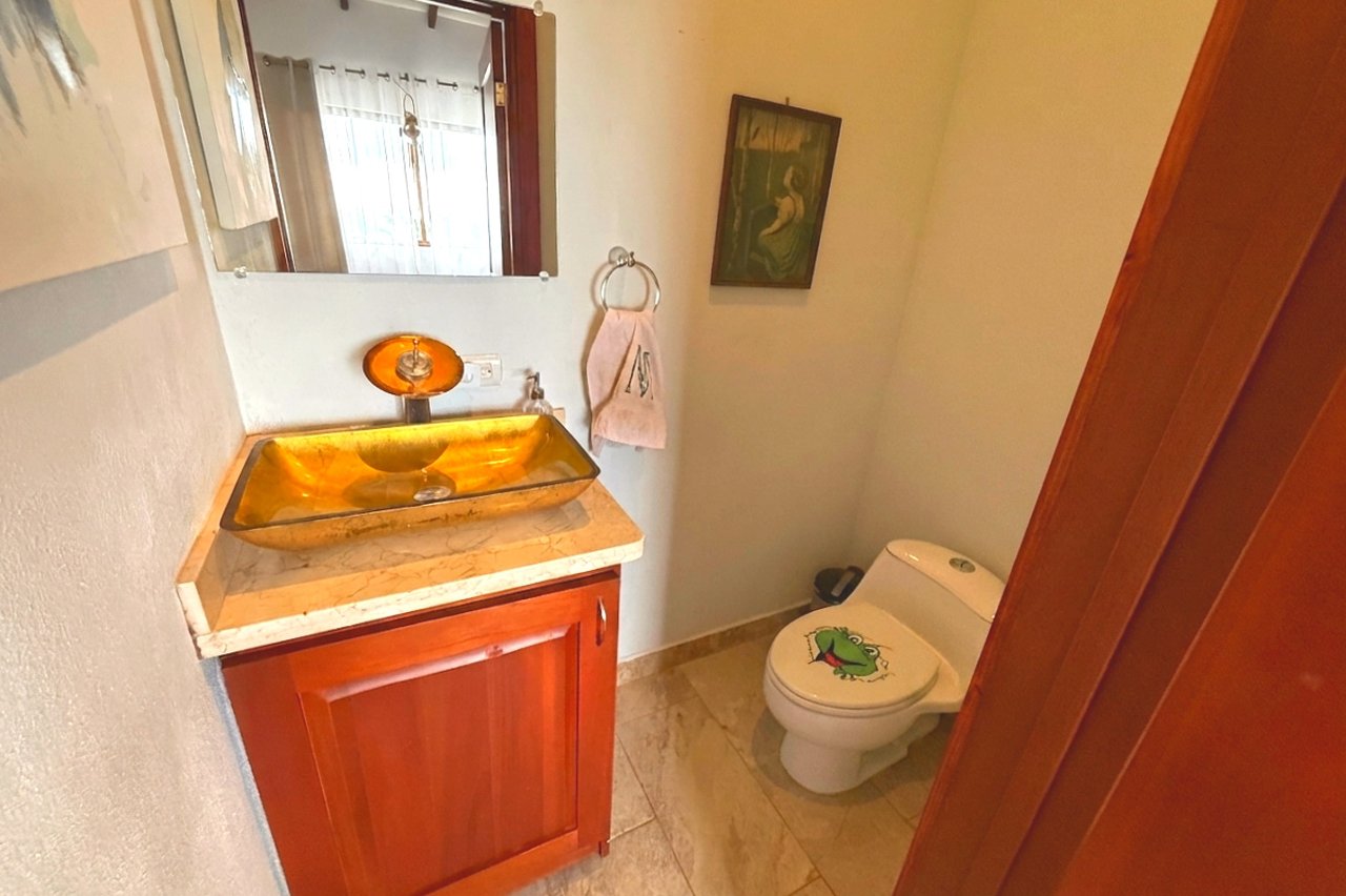Ocean-View 3-Bedroom Home with 1-Bed Guesthouse, Pool & Spectacular Panoramic Views of Osa Peninsula in Balsar above Ciudad Cortés Costa Rica